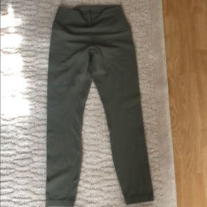 LuLulemon yoga pants